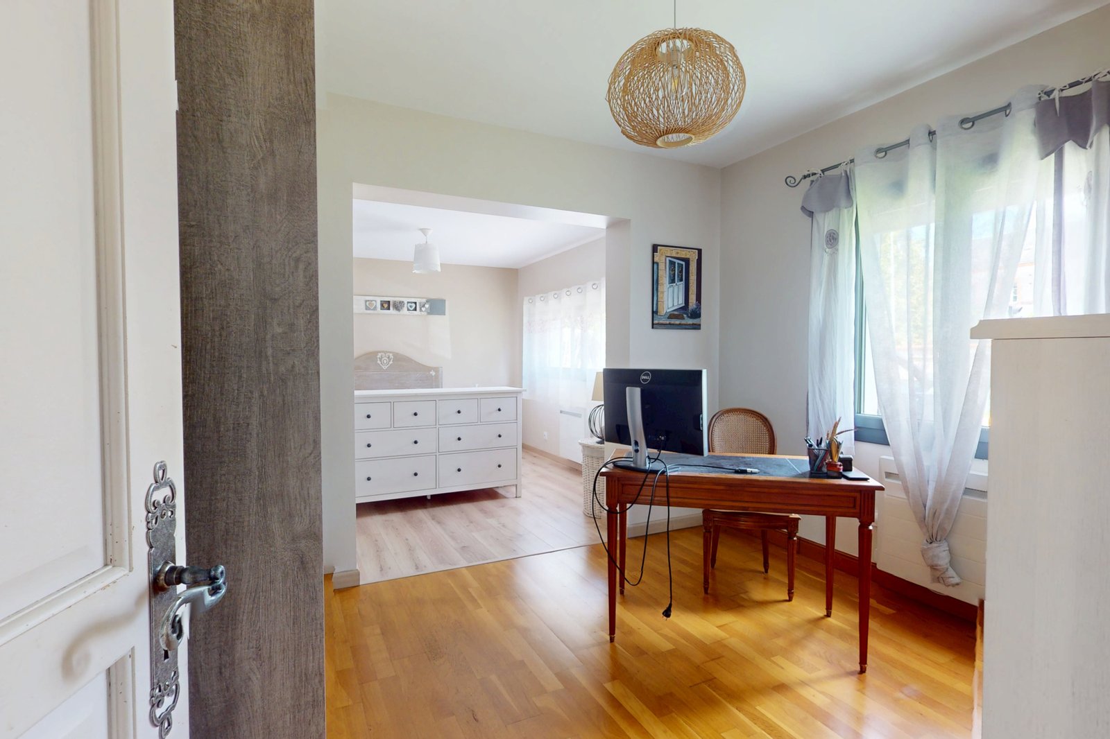 photo_06ff3c0efde2c0a2f4af4150713a78c1