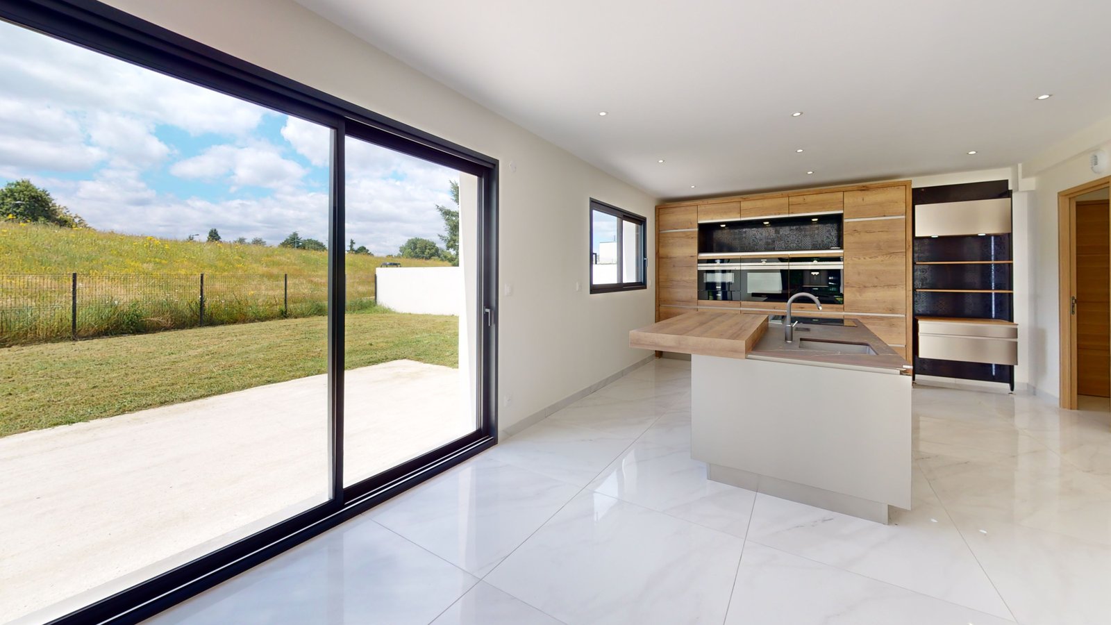 photo_a9bfbb3cf1a950413c85e8e42860d8d0