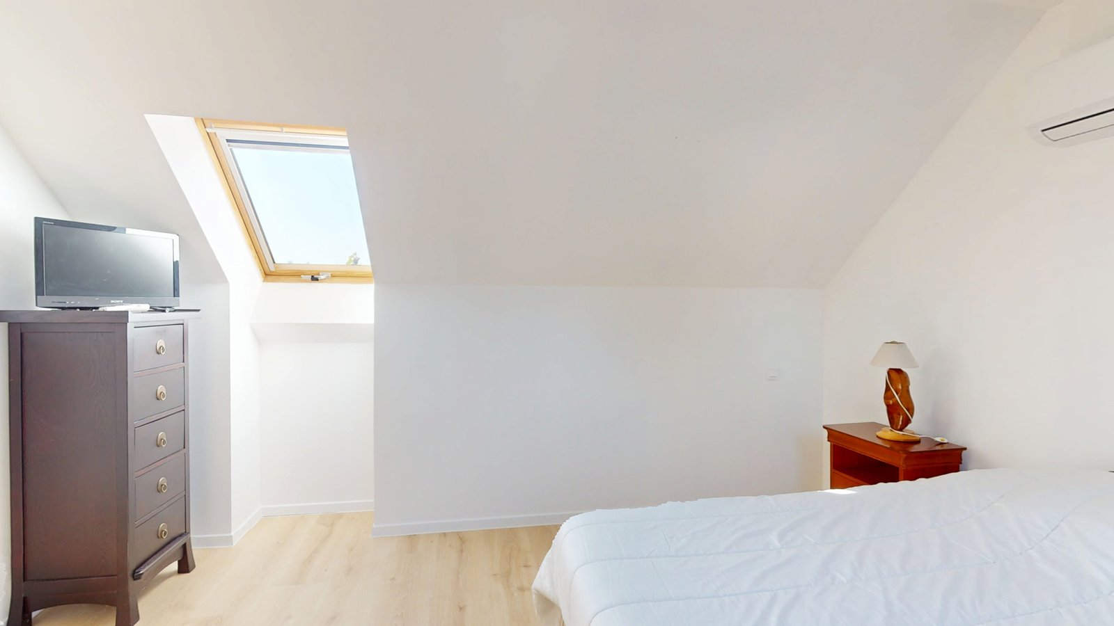 photo_aac04fae0431d0a42beea775b54310e9