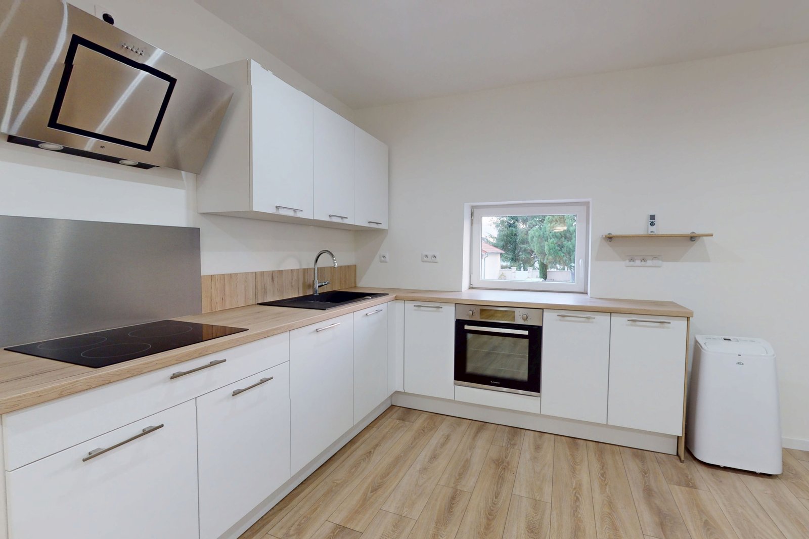 photo_0f530f1a568245fc073be1a8d92202c7