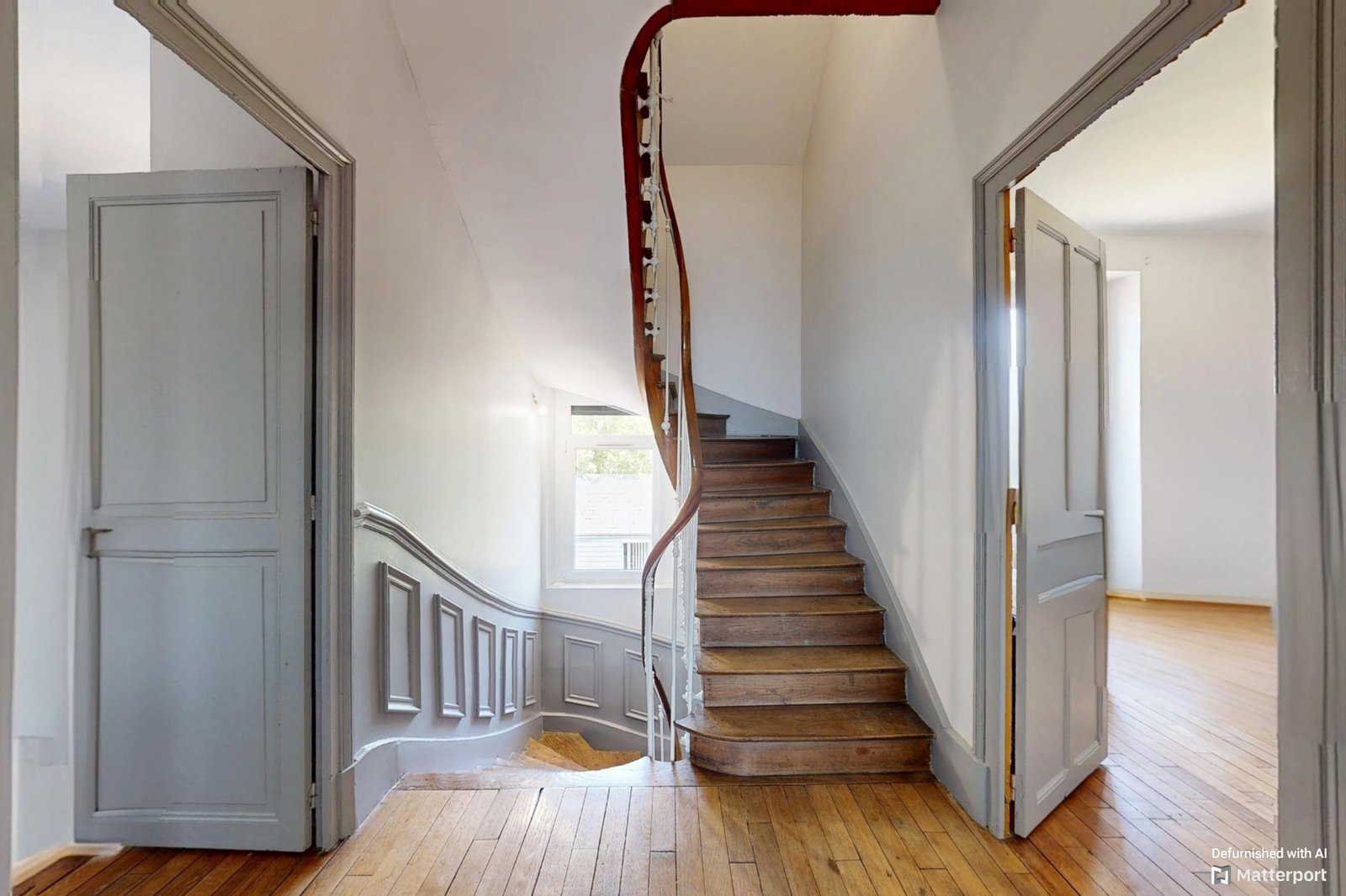 photo_62141bd3ec5c9c0976f75934bd44dbf5