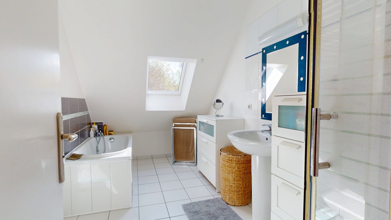 photo_c1657828b617aaf6e536a2f9d40b9063