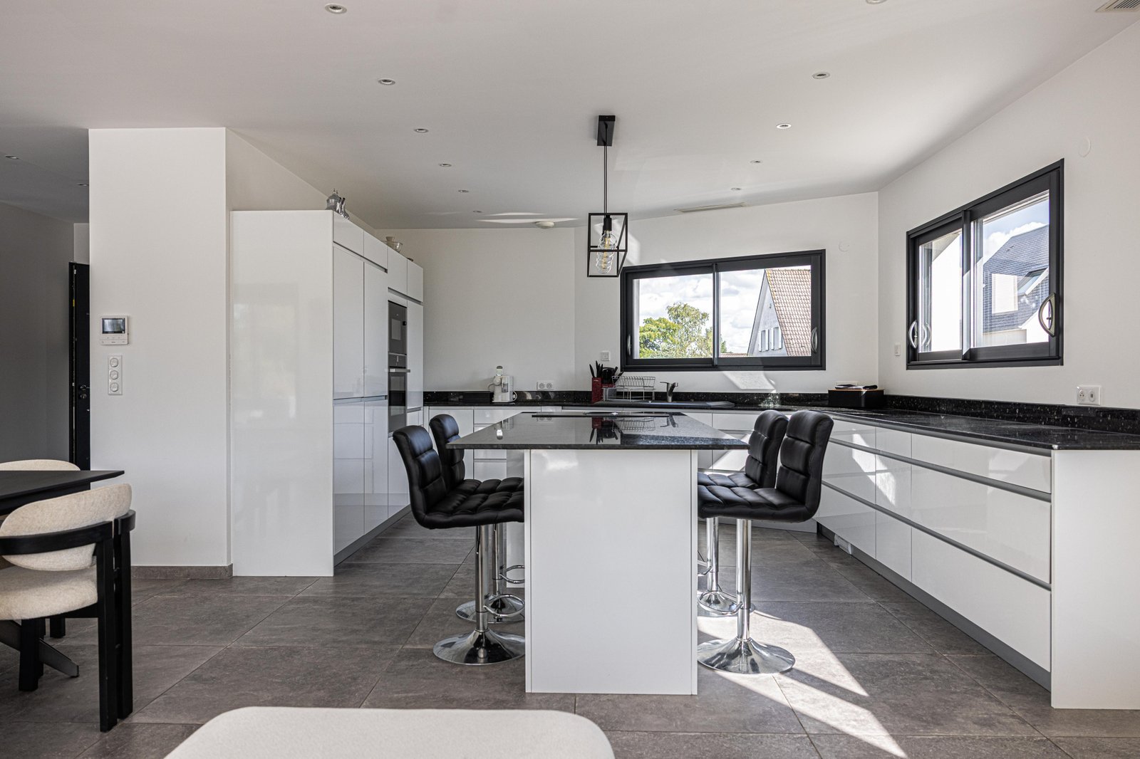 photo_77733b43cb3edd403fddaf259f240c32