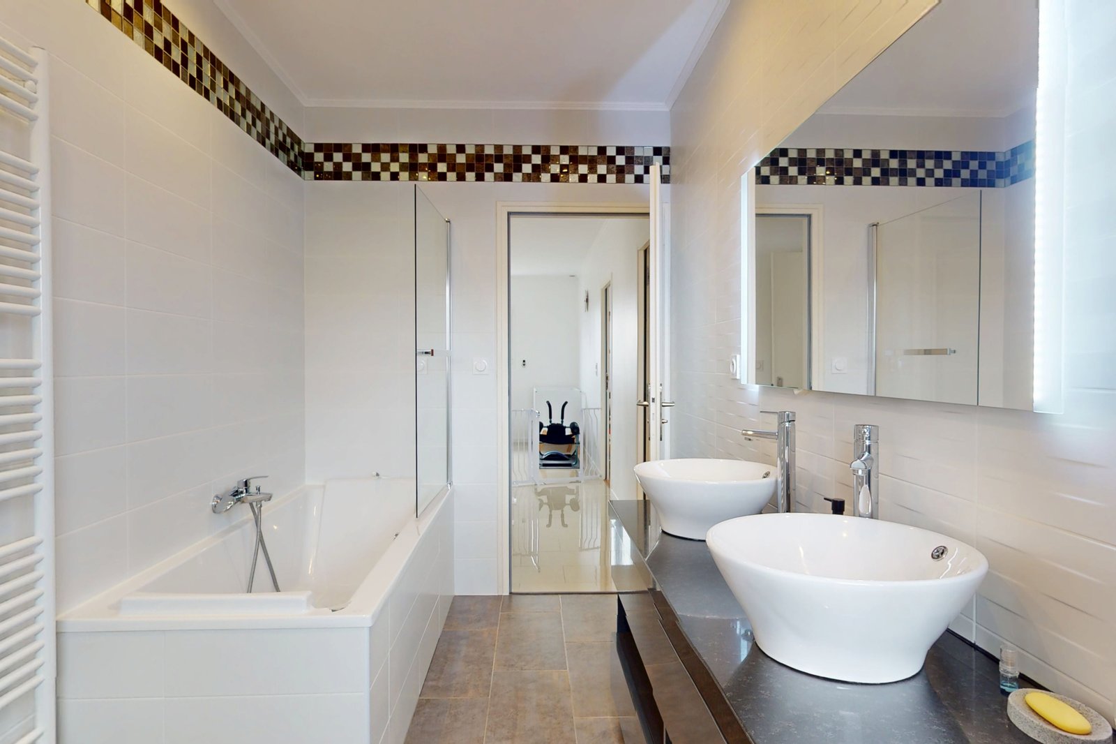 photo_be7906c85dc2509703fee4bb5838d0b6