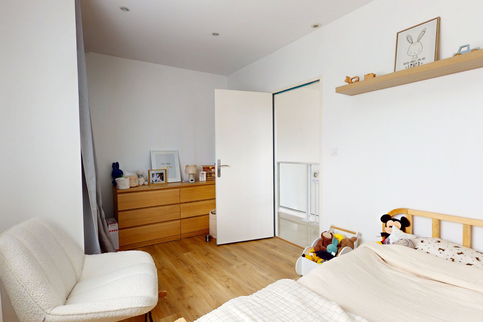 photo_d15d1a770fbd4785d8e5accb3c520c48